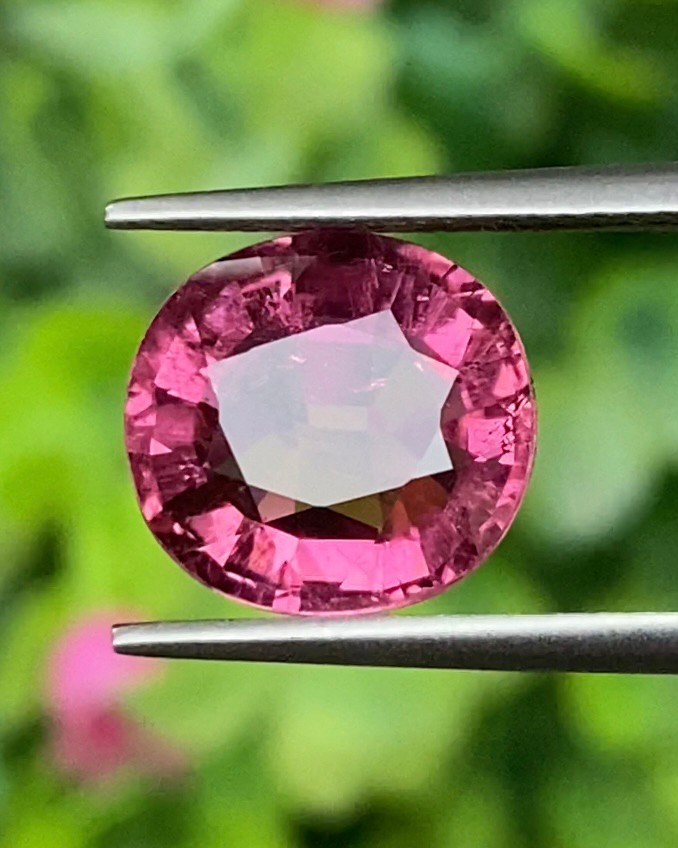 พลอย ชมพู พิ้งค์ ทัวร์มารีน (Pink Tourmaline) 3.94 กะรัต (Cts.) อัญมณีมงคลประจําวันเกิด เครื่องประดับพลอย