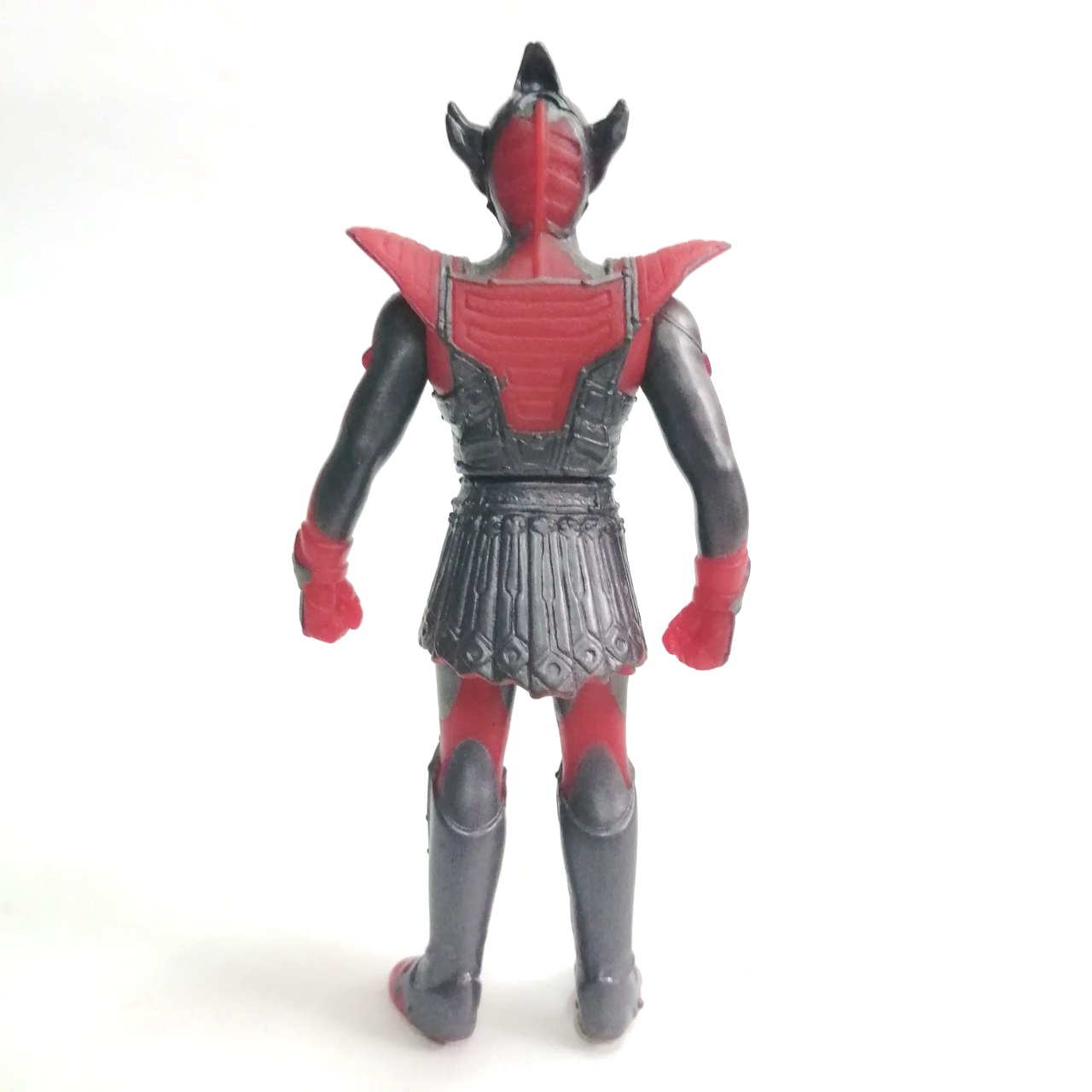 ซอฟ 4 นิ้ว ขนาดตามรูป ดาเรม ( 1ใน 3 ตัวร้ายในอุลตร้าแมน ทีก้า ภาค ไฟนอล โอดีสซี) สภาพดี มีรอยบ้าง