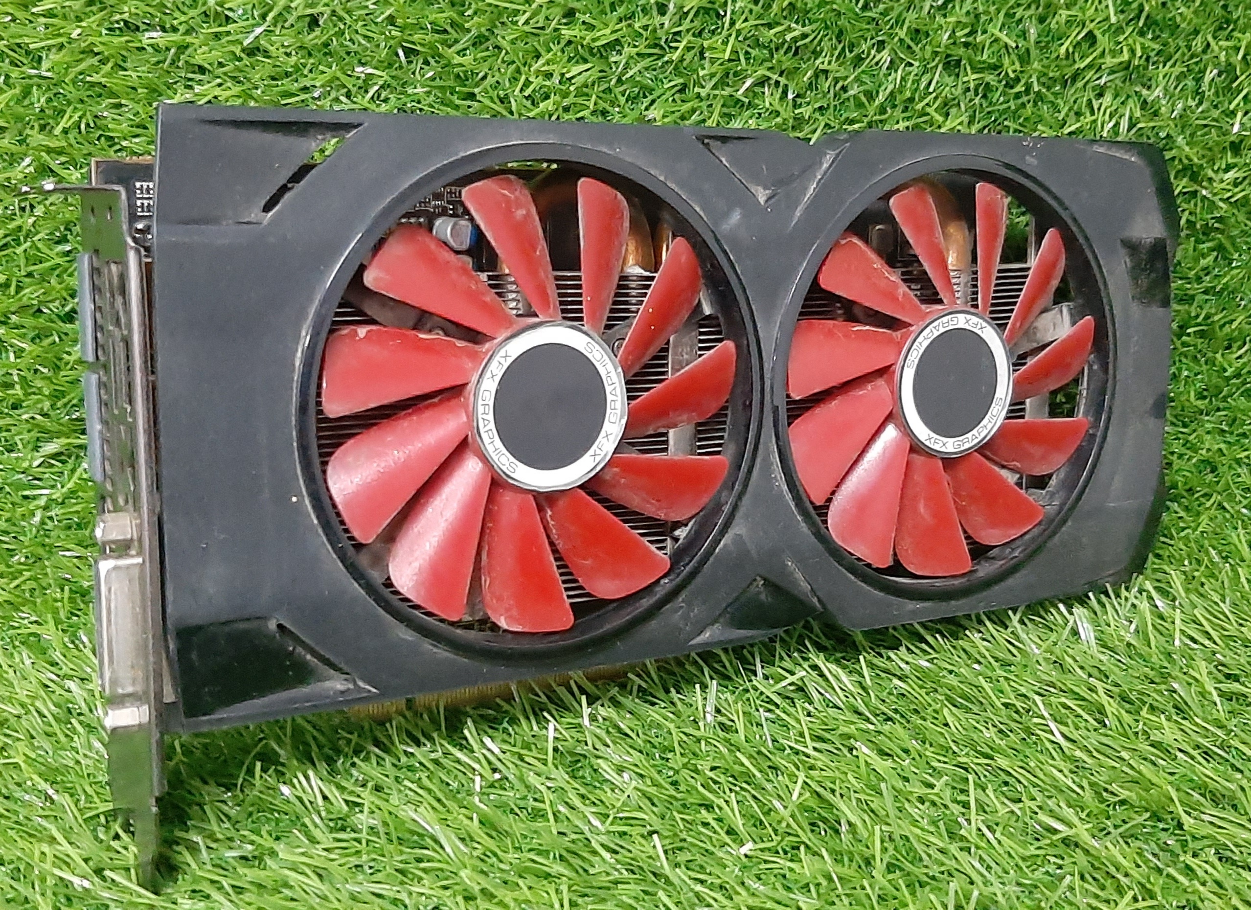 การ์ดจอแสดงผลมือสอง ประกันร้าน 1 เดือน XFX RX570 4GB DDR5