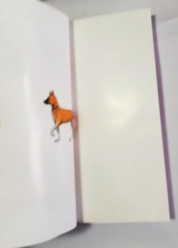 หนังสือเก่า ****มีตำหนิ หน้าสุดท้ายติดปกหลัง พระราชนิพนธ์ พระบาทสมเด็จพระเจ้าอยู่หัวภูมิพลอดุลยเดช His Majesty King Bhumibol Adulyadej Biography of a Pet Dog เรื่อง ทองแดง ฉบับการ์ตูน พิมพ์ซ้ำครั้งที่ 2 พฤศจิกายน 2547 ผู้เขียนการ์ตูนประกอบพระราชนิพนธ์ : ช