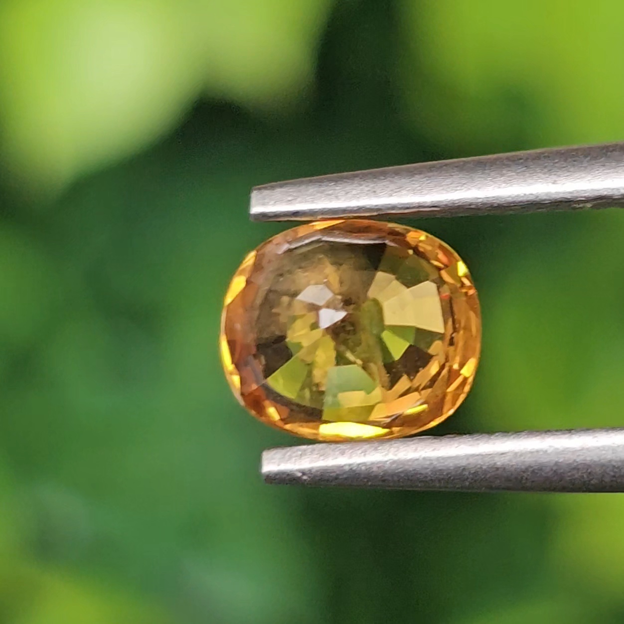 พลอย บุษราคัม yellow sapphire 0.86 กะรัต (Cts.) พลอยแท้ อัญมณีมงคลประจําวันเกิด เครื่องประดับพลอย