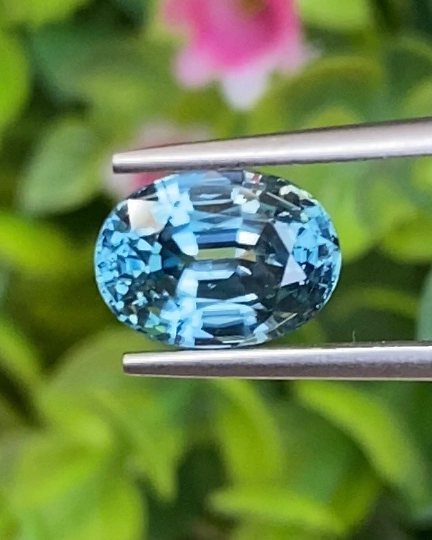 พลอย เพทาย (Zircon) 3.78 กะรัต (Cts.) พลอยแท้ อัญมณีมงคลประจําวันเกิด เครื่องประดับพลอย