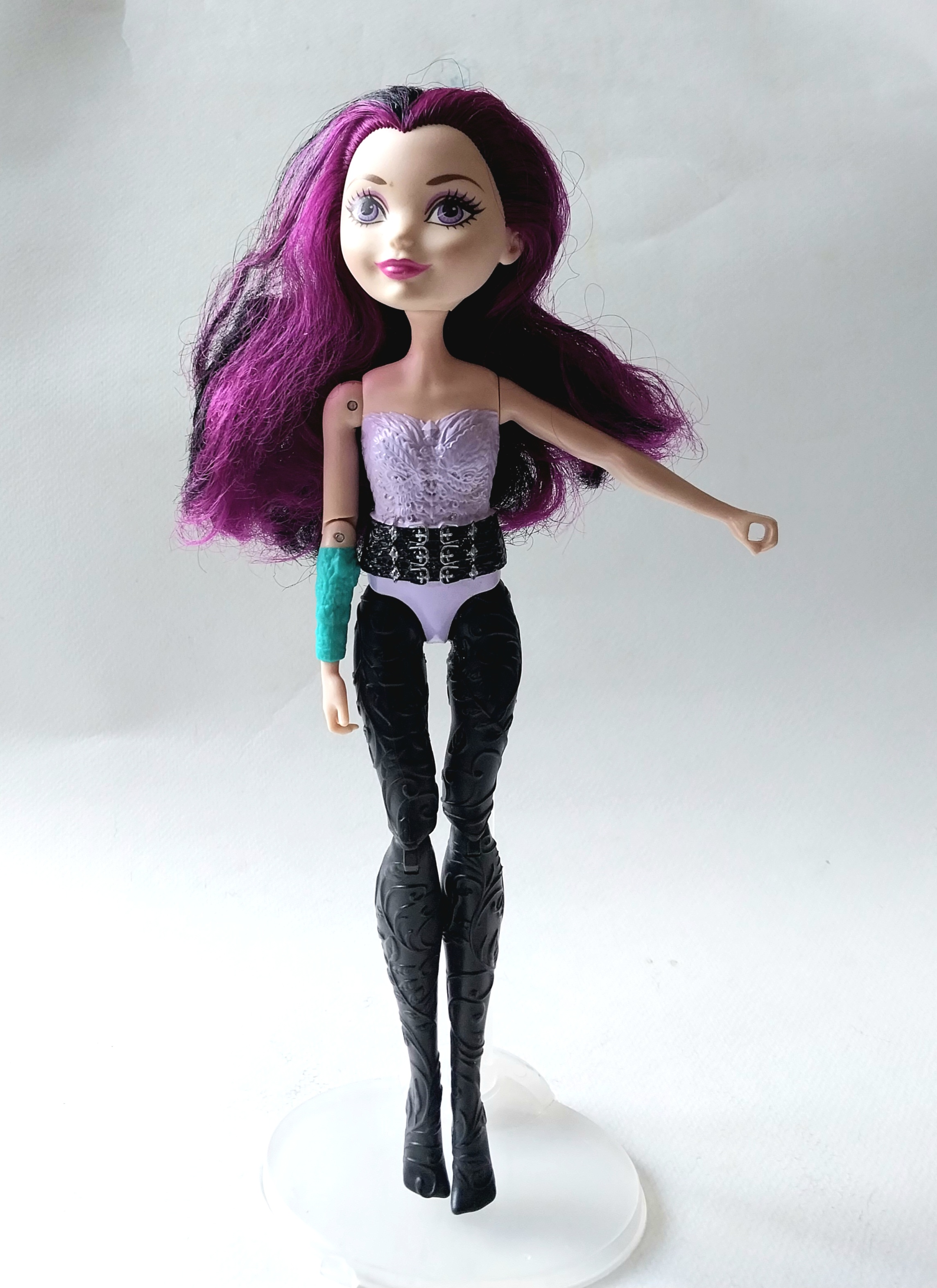มีหลายภาพ,ตุ๊กตาเอฟเวอร์อาฟเตอร์ไฮข้อต่อ Ever After High ,Raven Queen Magic Arrow Dolls**ระบบกลไกแขนอยู่ด้านหลัง, ทำงานไม่ค่อยดี ,ผมหยาบ