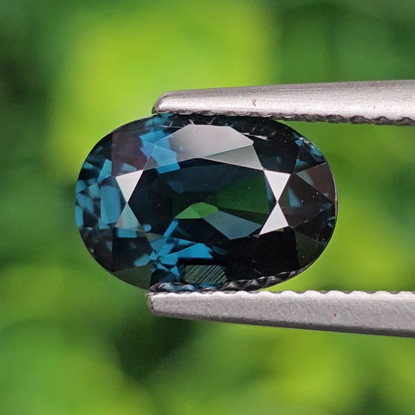 พลอย แซปไฟร์สีน้ำเงินอมเขียว Teal Sapphire 3.03 กะรัต (Cts.) พลอยแท้ อัญมณีมงคลประจําวันเกิด เครื่องประดับพลอย