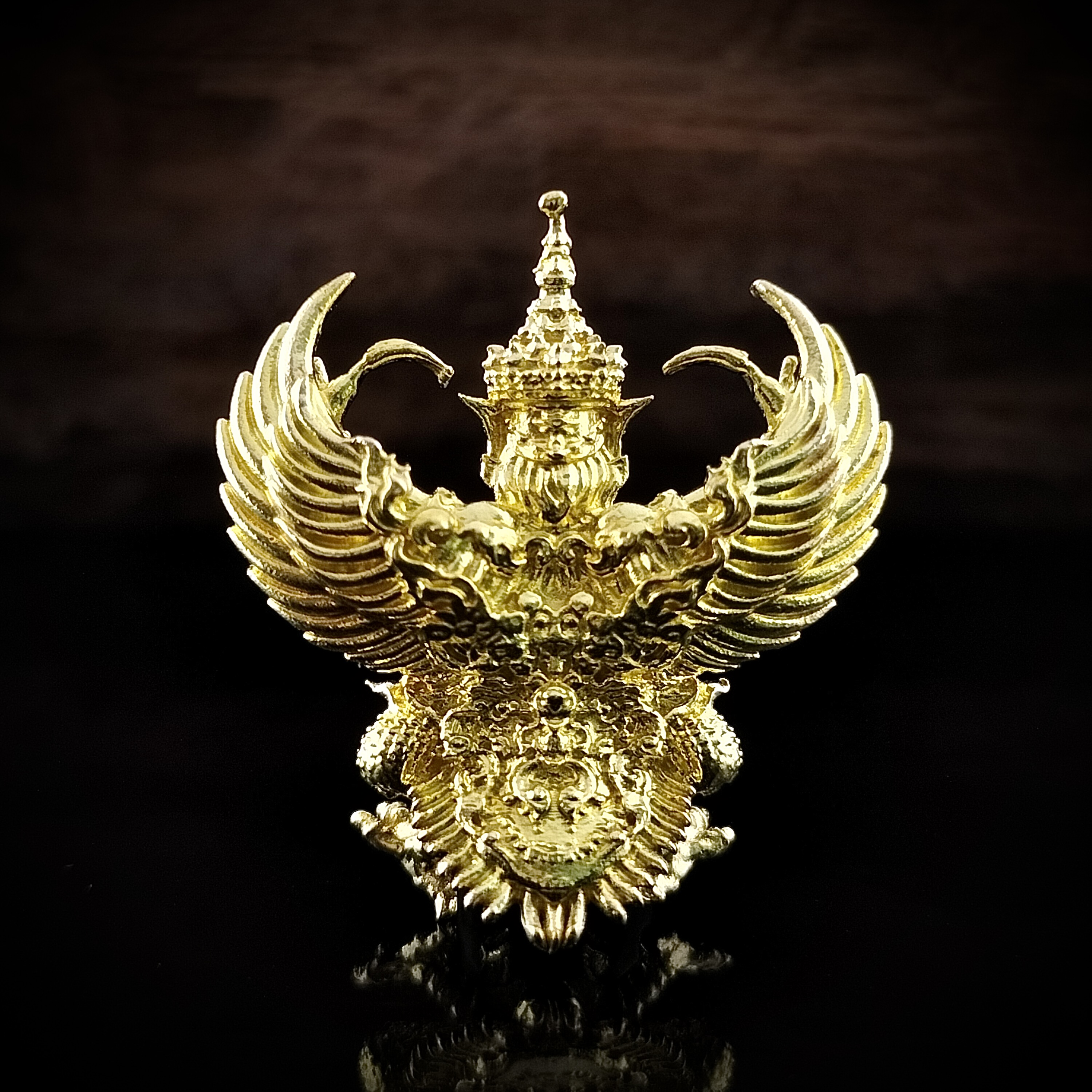 พญาครุฑ รุ่น เศรษฐีเงินไหลมา