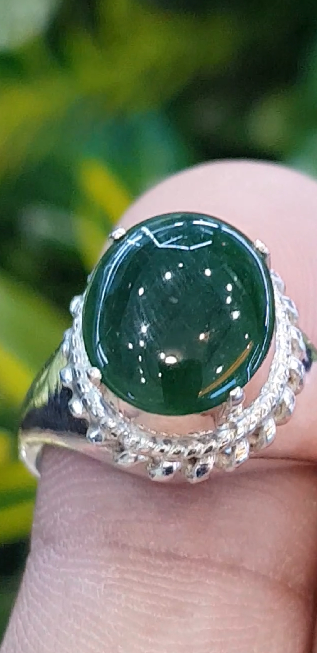 หยก พม่า แท้ Jade แหวนหยก 翡翠戒指 (Jadeite ring) 2.34 กะรัต (Cts.) (Size) 51 ดิบ ไม่ผ่านการปรับปรุง (Type A) พม่า (Myanmar)