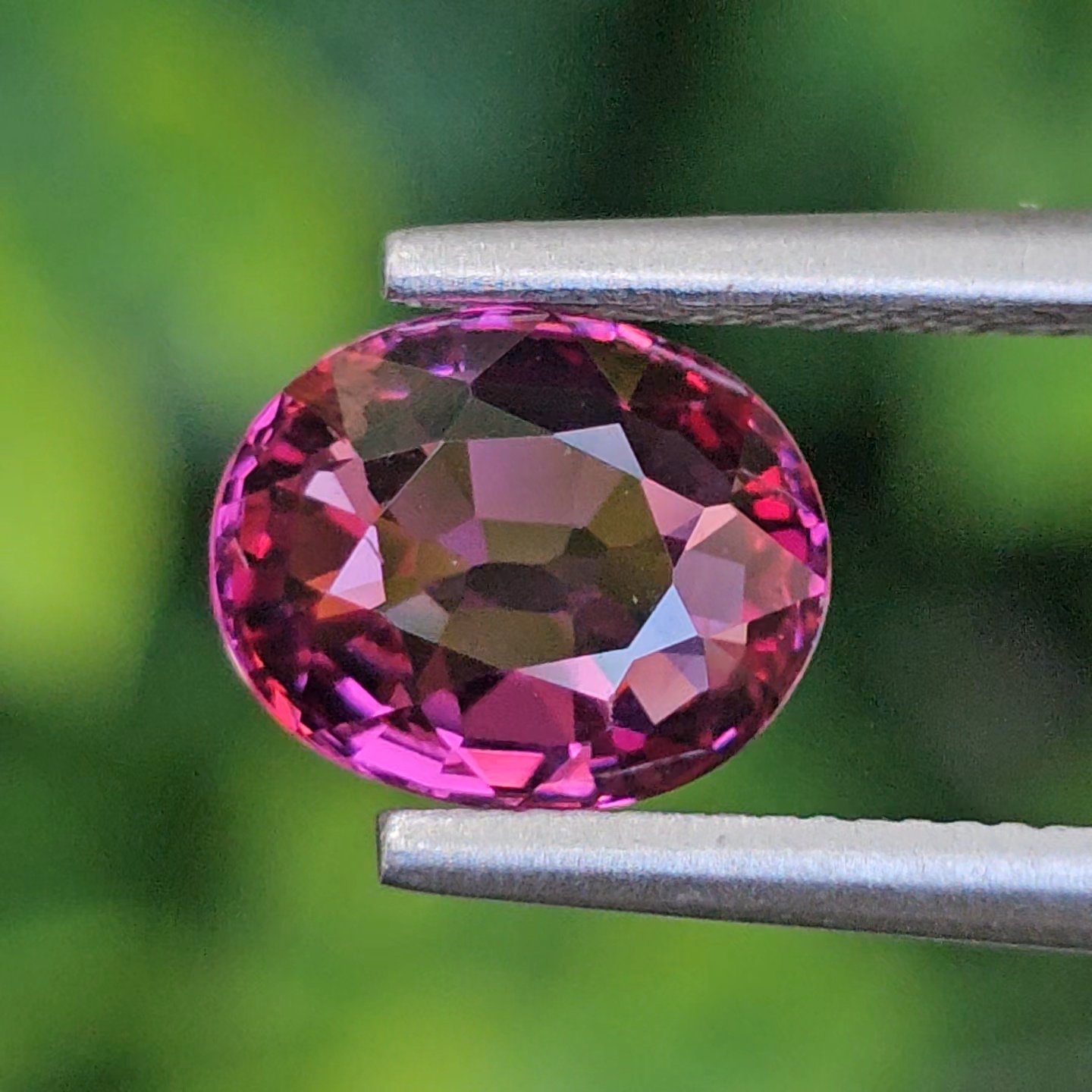 พลอย อุมบาไลต์ การ์เน็ต Umbalite Garnet 1.56 กะรัต (Cts.) ดิบ Unheated ลอยแท้ อัญมณีมงคลประจําวันเกิด เครื่องประดับพลอย