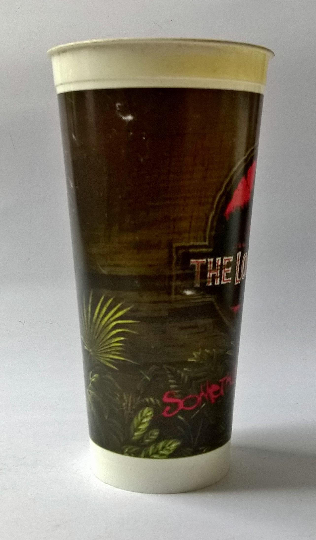 แก้วน้ำพลาสติกงานเก่า จากภาพยนต์เรื่อง เดอะ ลอส เวิล์ด จูราสสิก พาร์ค Jurassic Par2 The Lost World (1997) ของสะสมจาก EGV ของเก่า โปรดตรวจสอบทุกภาพ