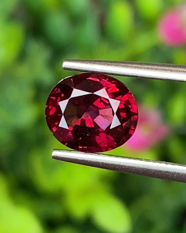 พลอย โรโดไลต์ กาเน็ท Rhodolite Garnet 2.49 กะรัต Cts.พลอยแท้ อัญมณีมงคลประจําวันเกิด เครื่องประดับพลอย