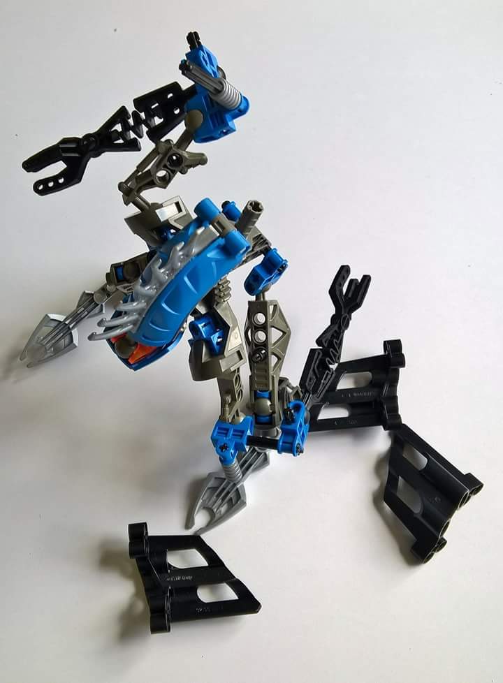 ขายชุดตัวต่อพลาสติกเสริมทักษะ แยกได้ทุกชิ้นส่วนและสามารถประกอบเป็นอะไรก็ได้ตามใจนึก สีฟ้า