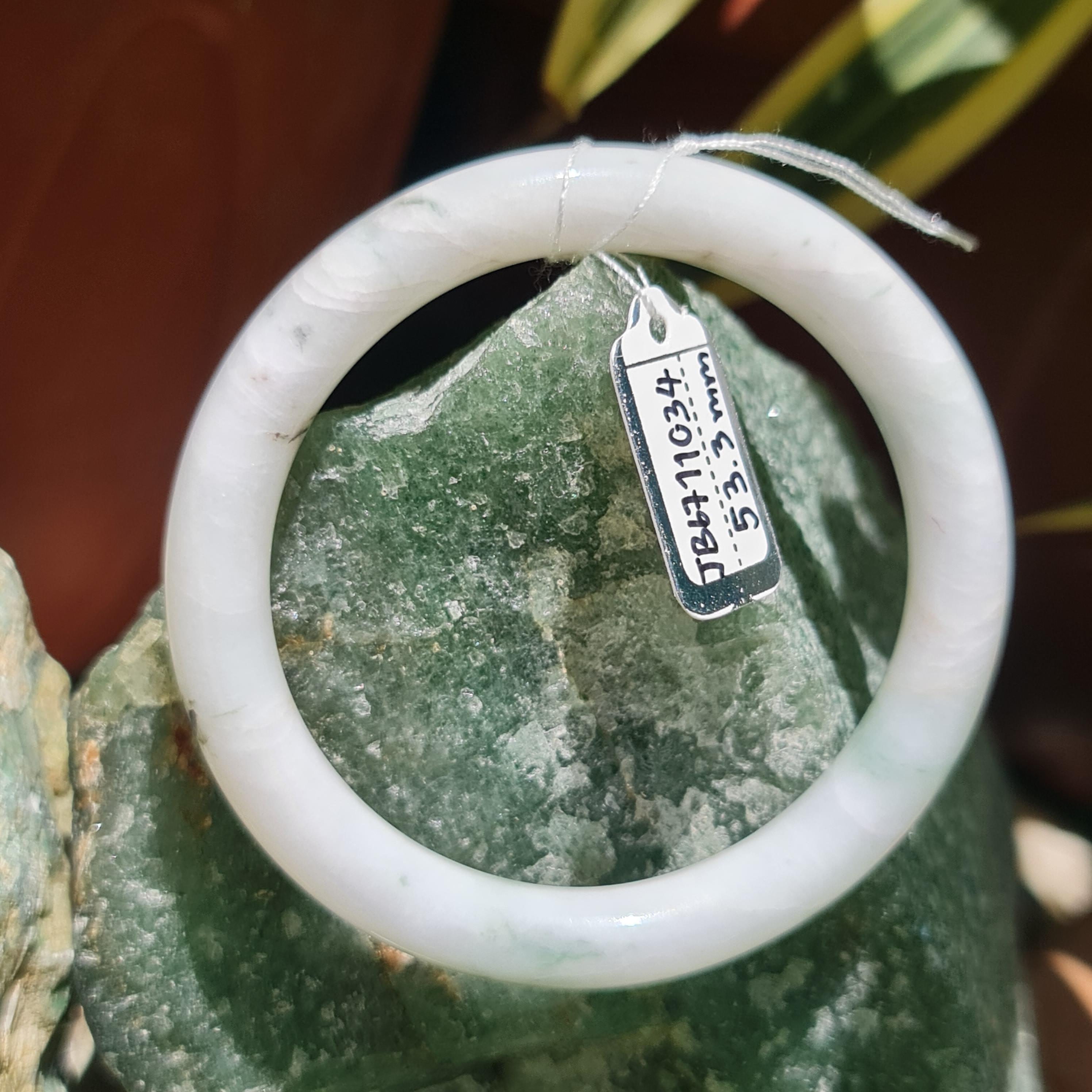 JB6711034 หยก พม่า แท้ Jade กำไลหยก 53.3 มม. (Jadeite bracelet) พม่า (Myanmar)