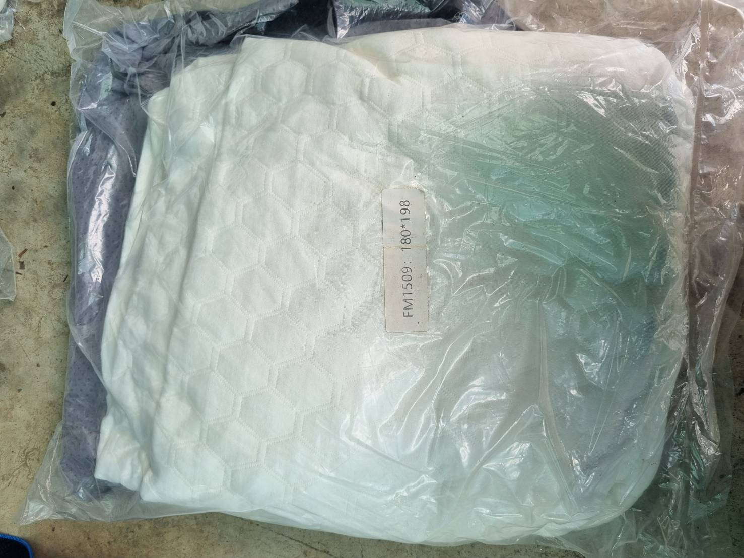 ผ้าคลุมเตียงแบบมีซิป ของใหม่ Lunio
