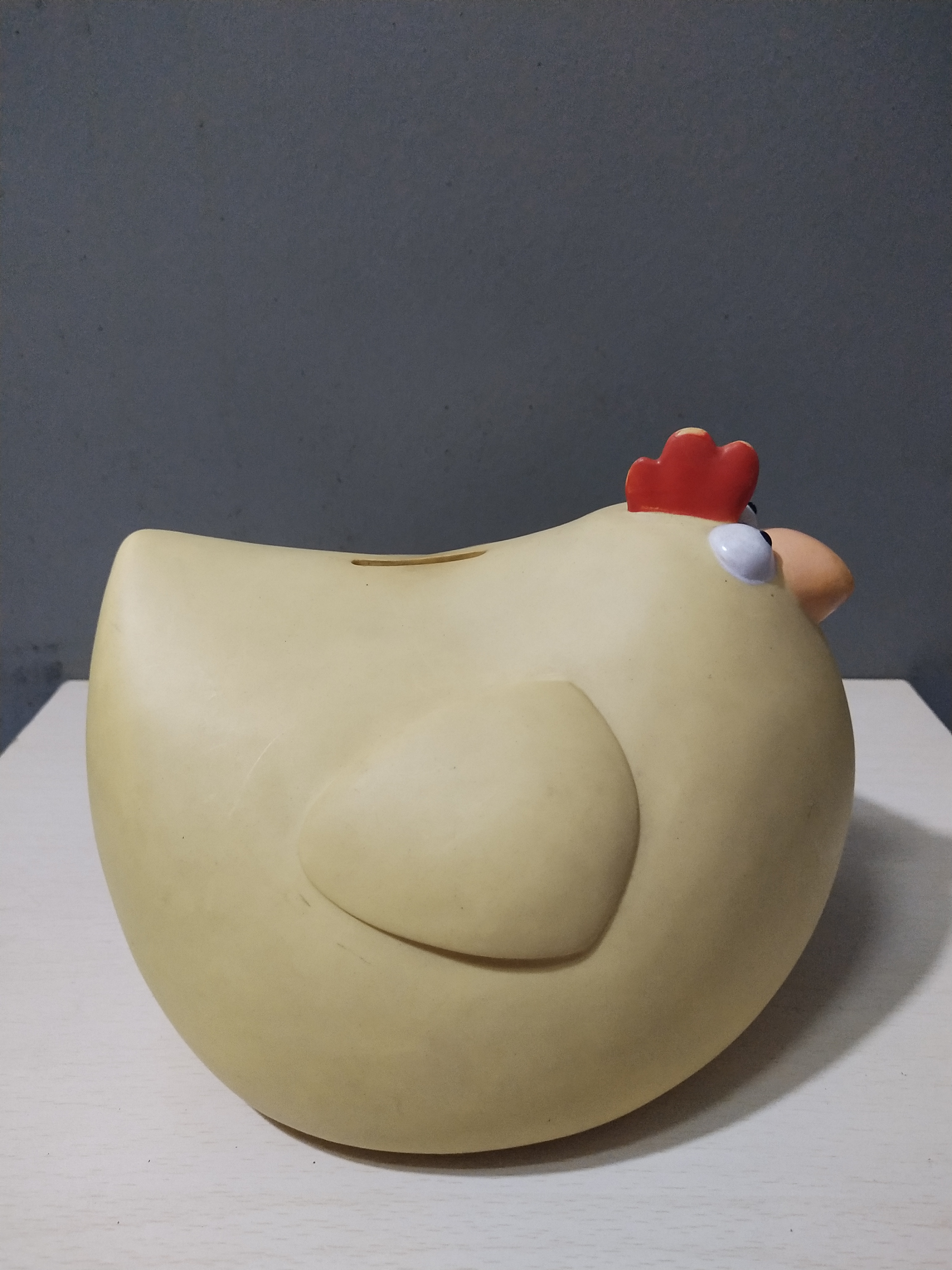 มีหลายภาพ กระปุกออมสินไก่อ้วน สีเหลือง ของสะสมจากธนาคารกสิกรไทย มีรอยเปื้อนบ้างตามภาพ