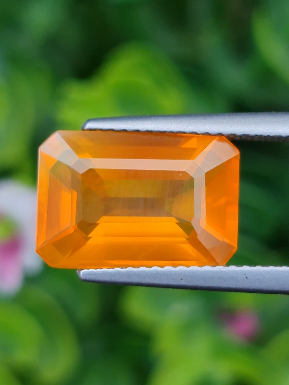 พลอย ไฟร์ โอปอล Fire Opal 4.33 กะรัต (Cts.) พลอยแท้ อัญมณีมงคลประจําวันเกิด เครื่องประดับพลอย