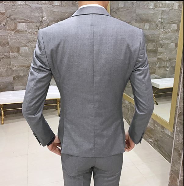 เช่า ชุดสูทชาย ทรงคลาสสิก พร้อมเสื้อกั๊ก