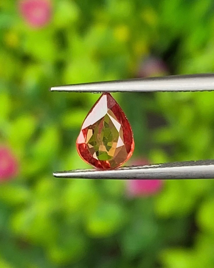 พลอย บุษราคัม Yellow Sapphire 0.99 กะรัต (Cts.) พลอยแท้ อัญมณีมงคลประจําวันเกิด เครื่องประดับพลอย