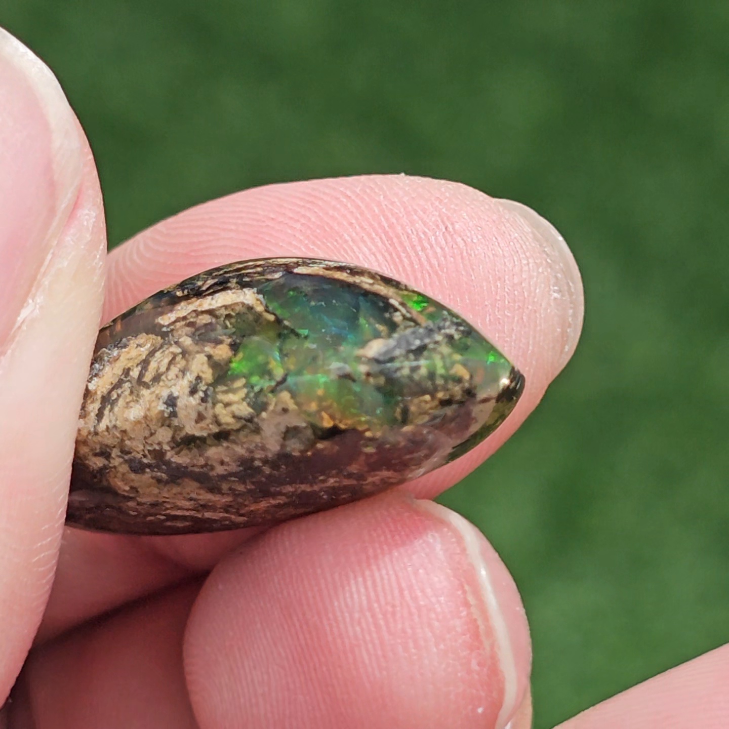 พลอย โอปอล Opal 32.50 กะรัต (Cts.) พลอยแท้ อัญมณีมงคลประจําวันเกิด เครื่องประดับพลอย