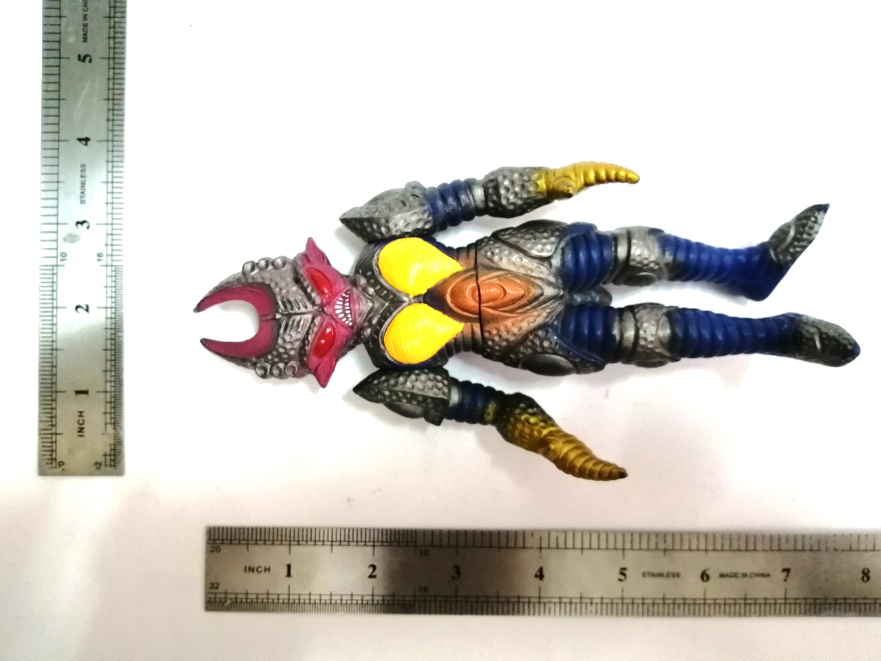 ซอฟสัตว์ประหลาด เลดี้เบนเซน จาก อุลตร้าแมน ซีเอิร์ธ ขนาดกว่า 7 นิ้ว bandai china 1997 สภาพดี ***มีรอยใต้เท้าเล็กน้อย Soft 7" Alien Lady Benzene monster from Ultraman Zearth