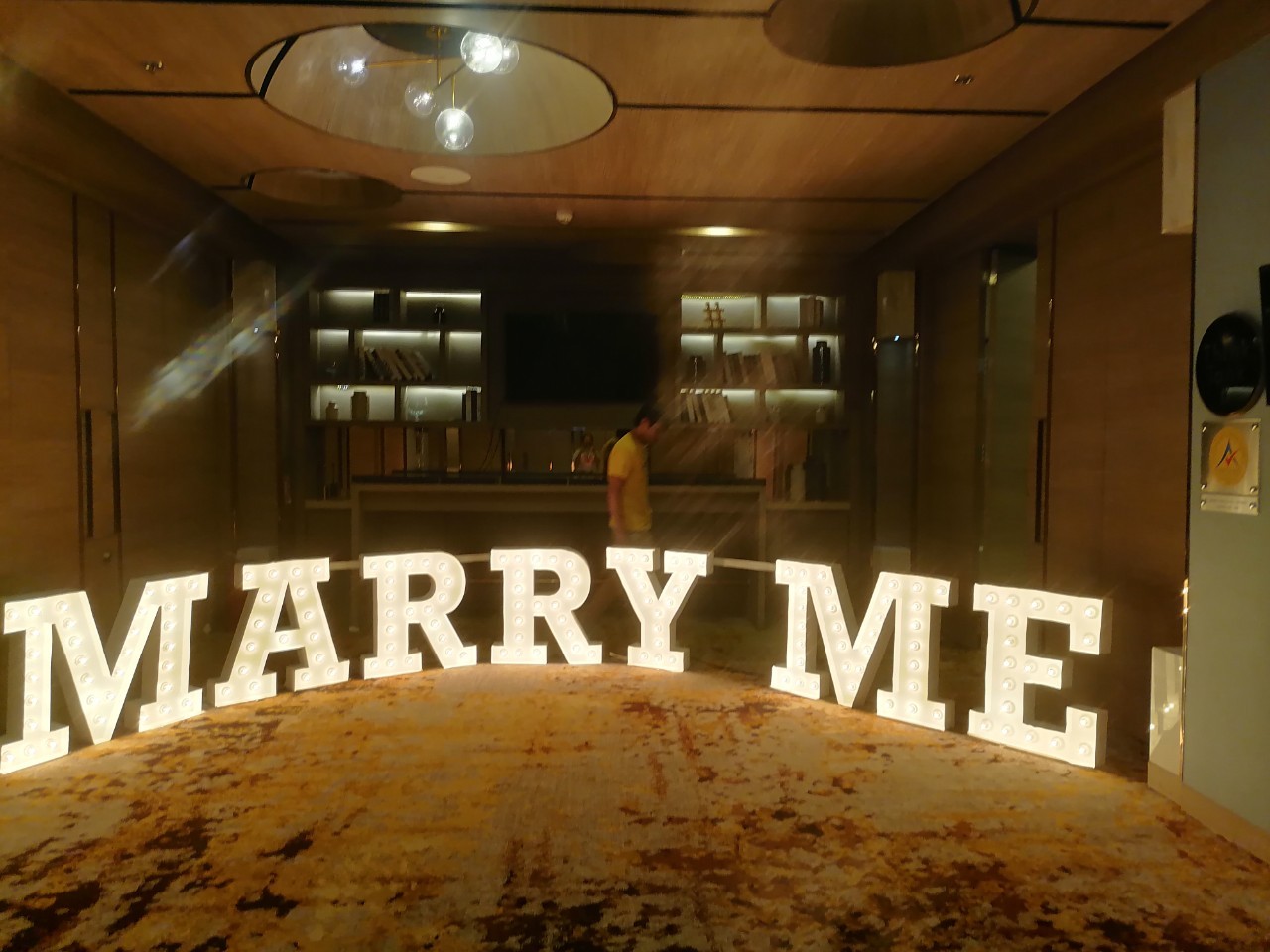 อักษรไฟปิงปอง สูง 120 cm ''Marry Me