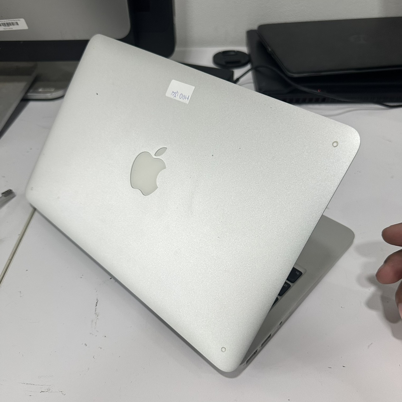 Apple Macbook Air 11" Late 2010(Core2-U9600/4GB) ไม่มี HDD