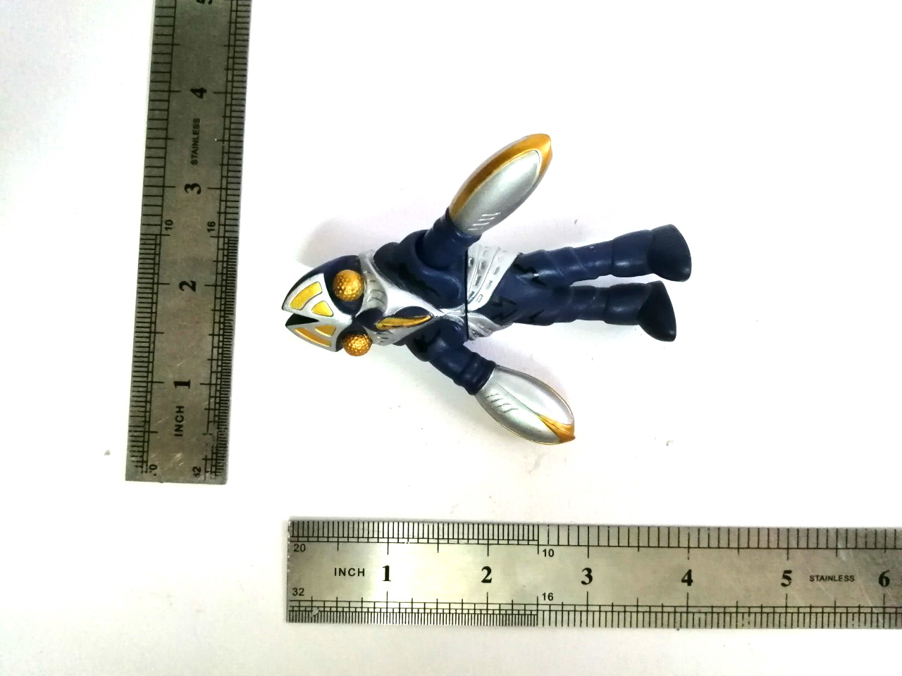 ซอฟ child baltan บัลตั้นเด็ก จาก อุลตร้าแมนคอสมอส ซอฟขนาดเล็ก ขนาดราว 4 นิ้ว แต่อยู่ในชุดซอฟหลัก