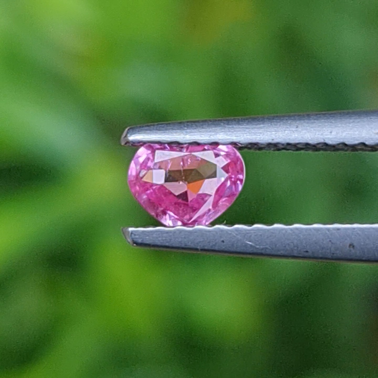 พลอย ชมพู พิ้ง แซฟไฟร์ Pink Sapphire 0.30 กะรัต (Cts.) พลอยแท้ อัญมณีมงคลประจําวันเกิด เครื่องประดับพลอย