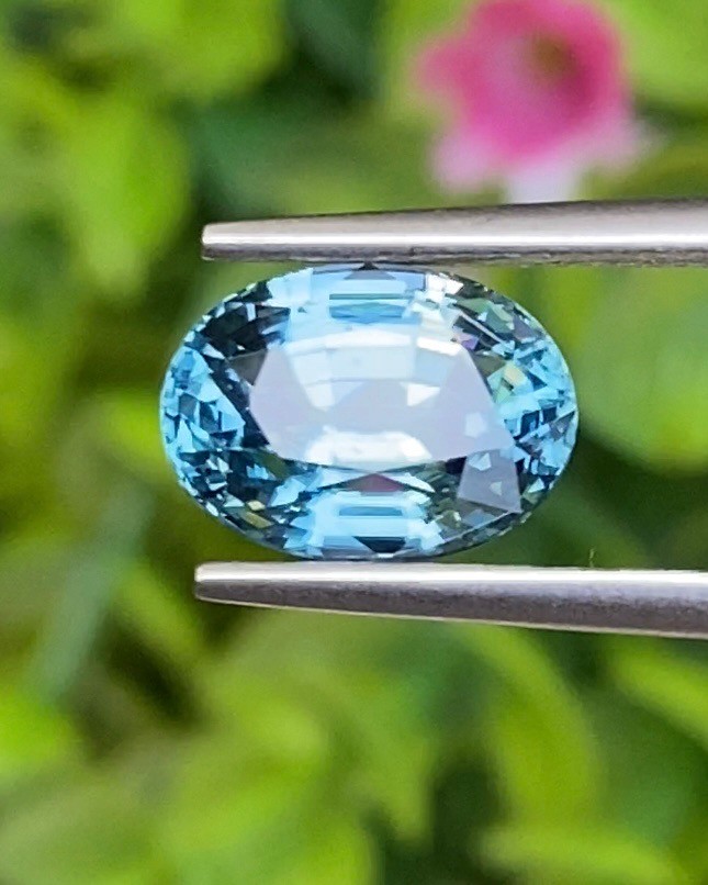 พลอย เพทาย (Zircon) 3.78 กะรัต (Cts.) พลอยแท้ อัญมณีมงคลประจําวันเกิด เครื่องประดับพลอย