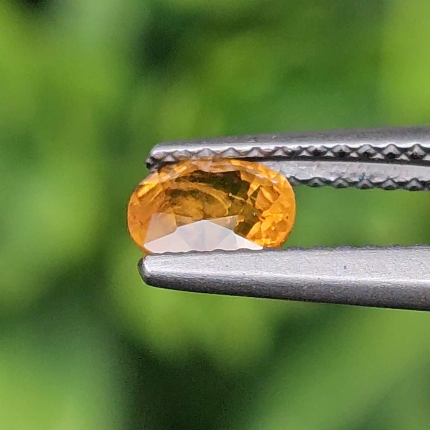 พลอย บุษราคัม yellow sapphire 0.82 กะรัต (Cts.) พลอยแท้ อัญมณีมงคลประจําวันเกิด เครื่องประดับพลอย