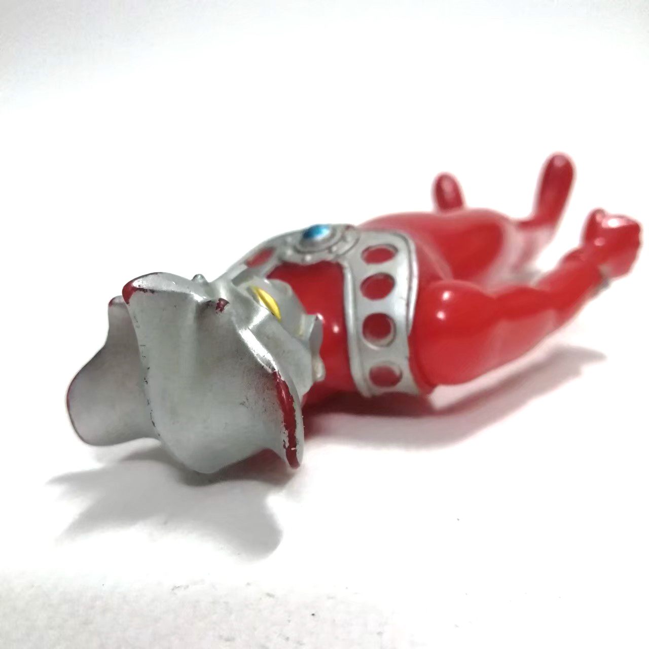 ซอฟ6.5-7นิ้วอุลตร้าแมนเลโอ มือสองสภาพดีมีรอยบ้าง