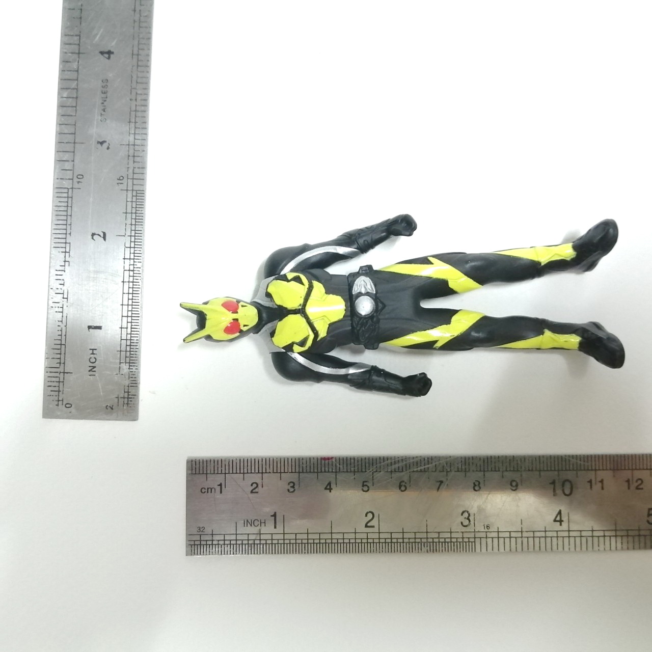 ซอฟ4นิ้ว ไรเดอร์ซีโร่วัน ไรเดอร์คนแรกของยุคเรวะขนาดตามรูป สภาพดี มีรอยบ้าง