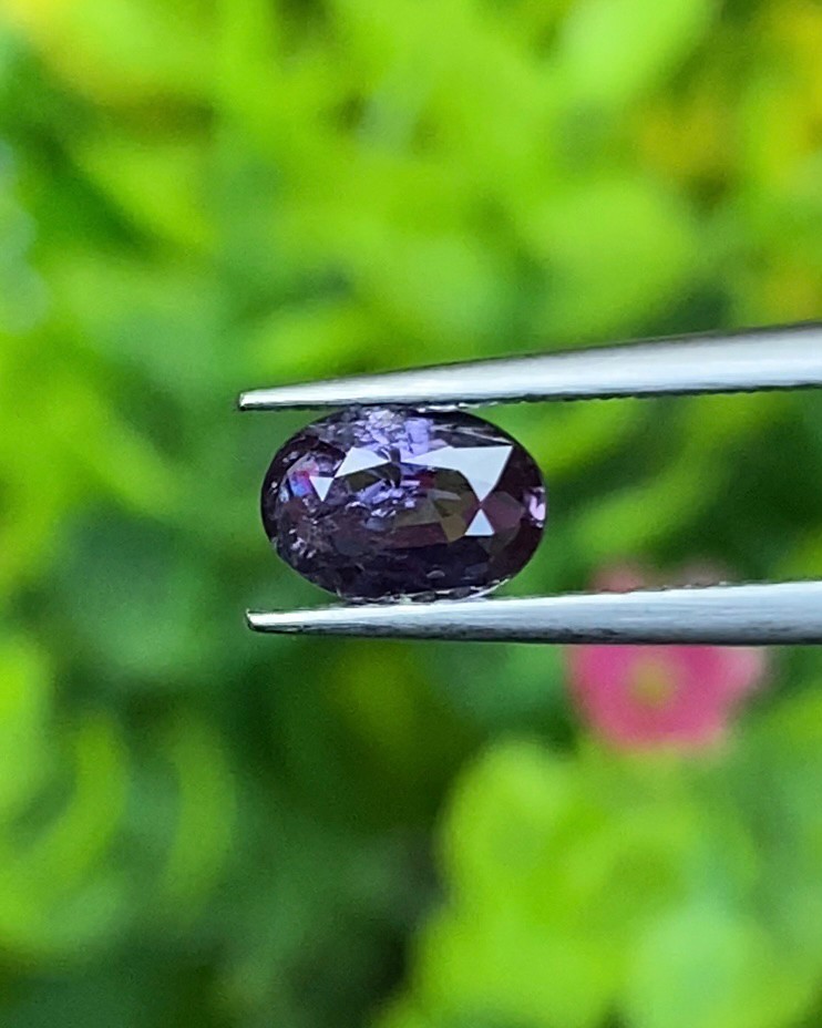 พลอย เพอเพิล แซฟไฟร์ สีม่วง Purple Sapphire ดิบ Unheated 0.70 กะรัต (Cts.) พลอยแท้ อัญมณีมงคลประจําวันเกิด เครื่องประดับพลอย