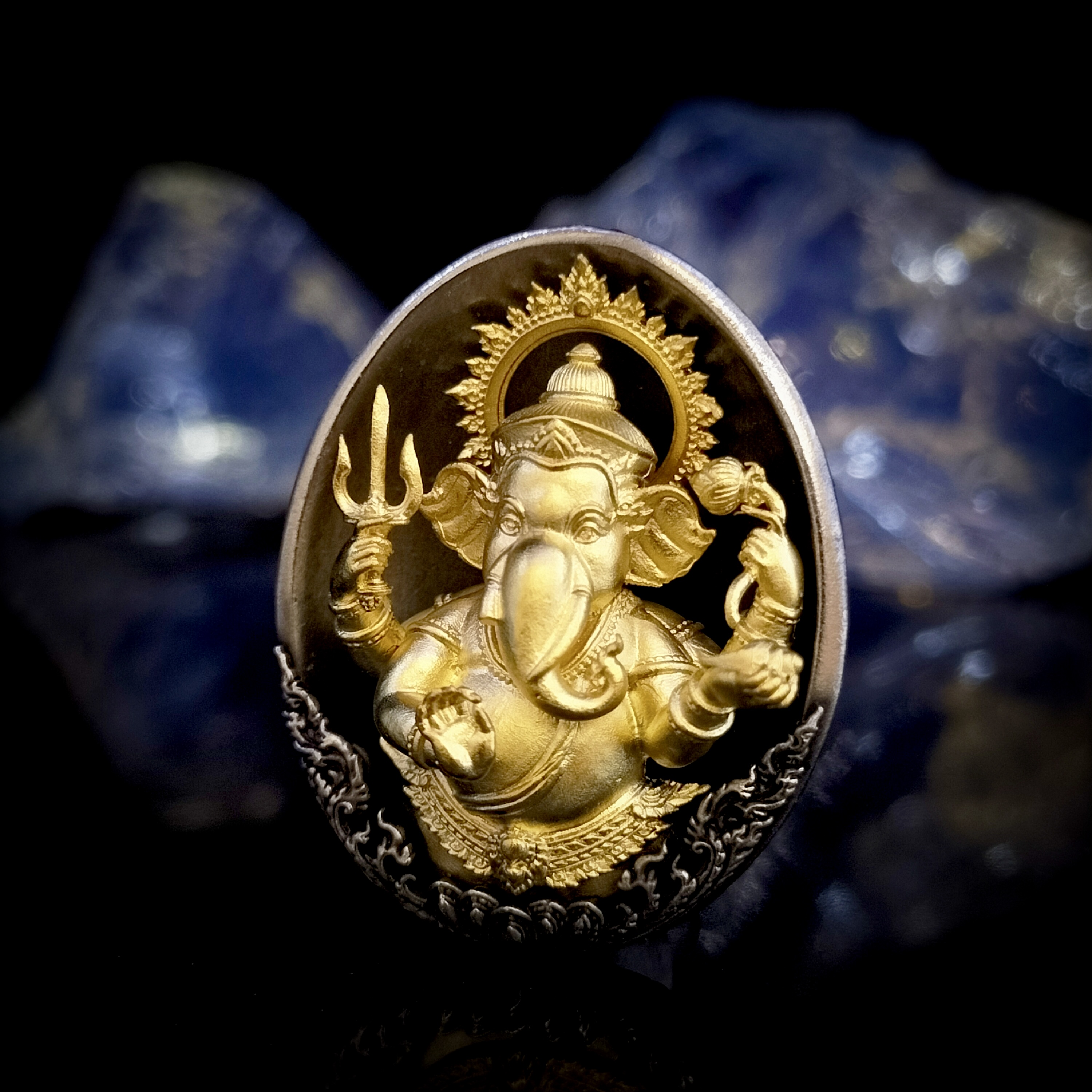 พระพิฆเนศ รุ่น คณปติ คเณศแห่งความสำเร็จ รหัส3 เนื้อไวท์บรอนซ์รมซาติน องค์ชุบทอง