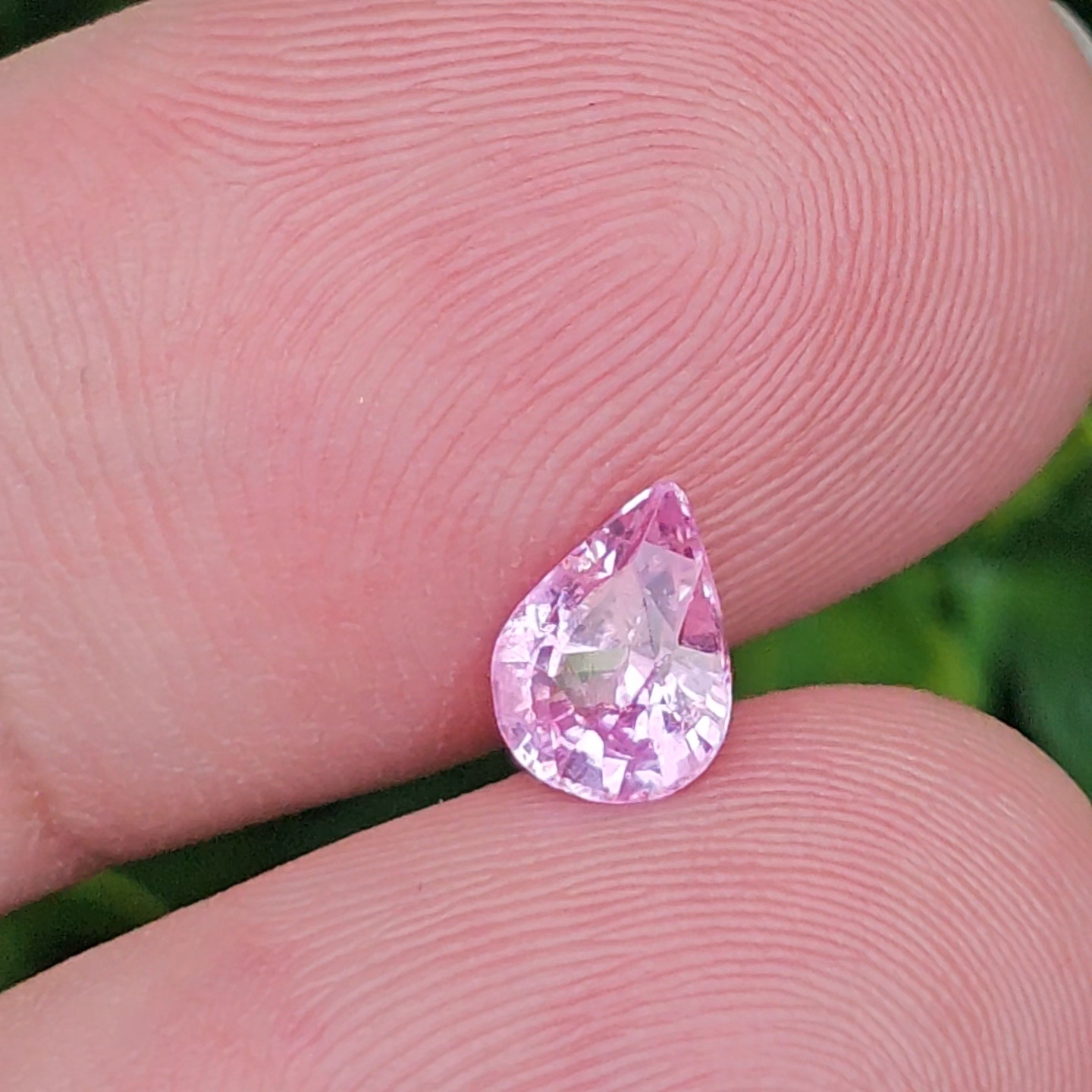 พลอย ชมพู พิ้ง แซฟไฟร์ Pink Sapphire 1.15 กะรัต (Cts.) พร้อมใบเซอร์ พลอยแท้ อัญมณีมงคลประจําวันเกิด เครื่องประดับพลอย