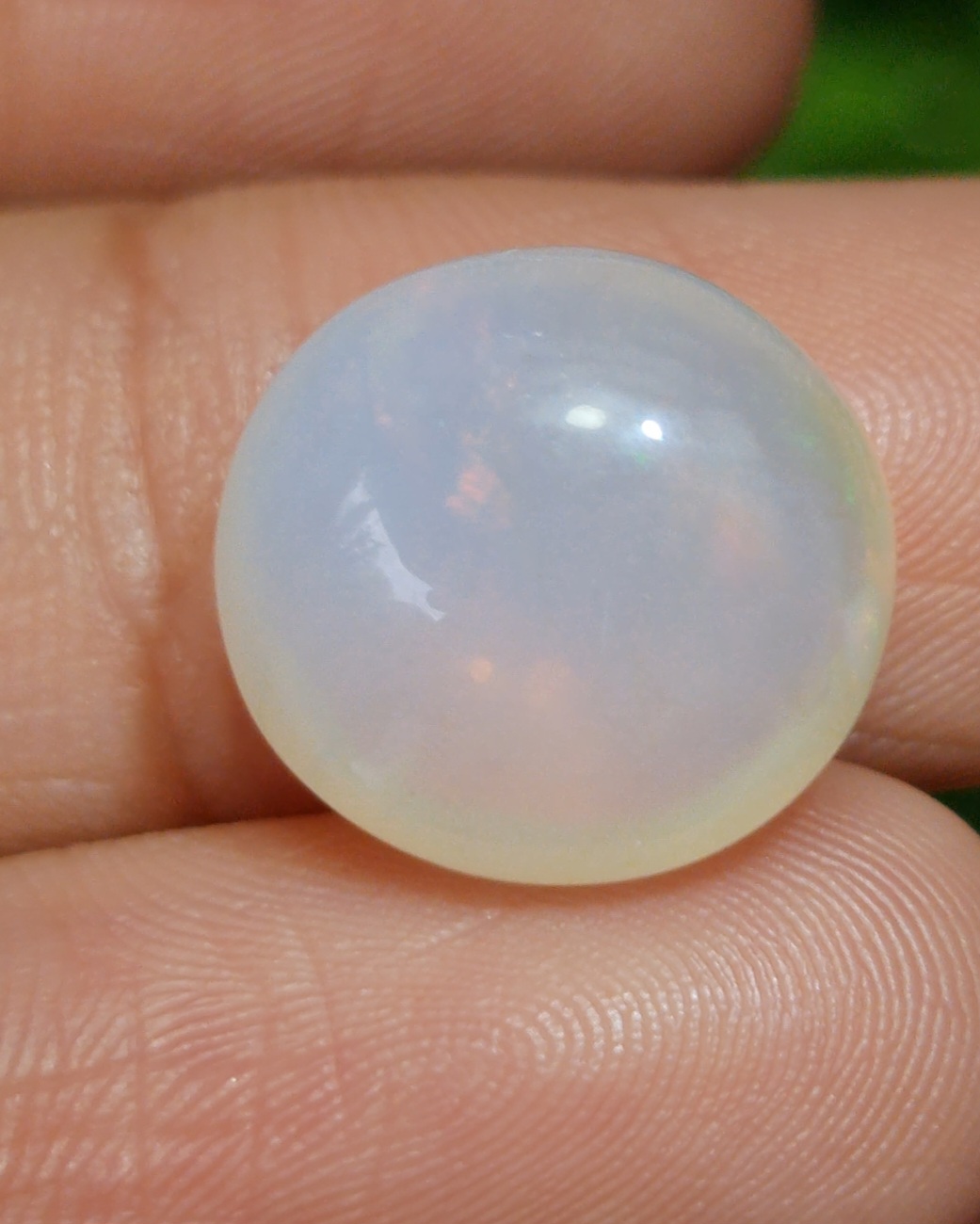 พลอย ไวท์ โอปอล White Opal 10.15 กะรัต (Cts.) พลอยแท้ อัญมณีมงคลประจําวันเกิด เครื่องประดับพลอย