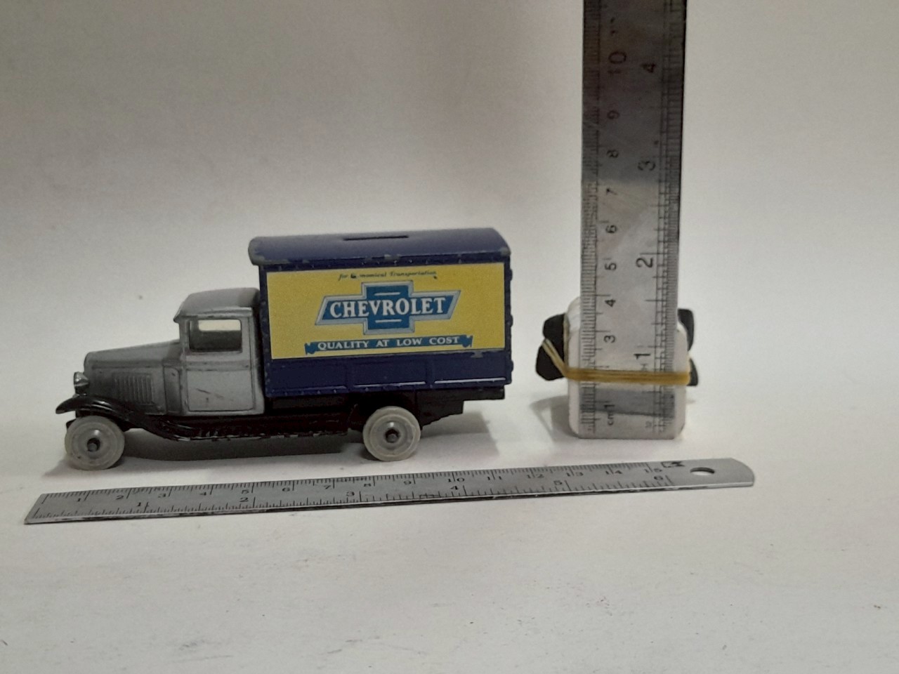 มีหลายภาพ รถเหล็ก 1:32 Chevrolet รถบรรทุก