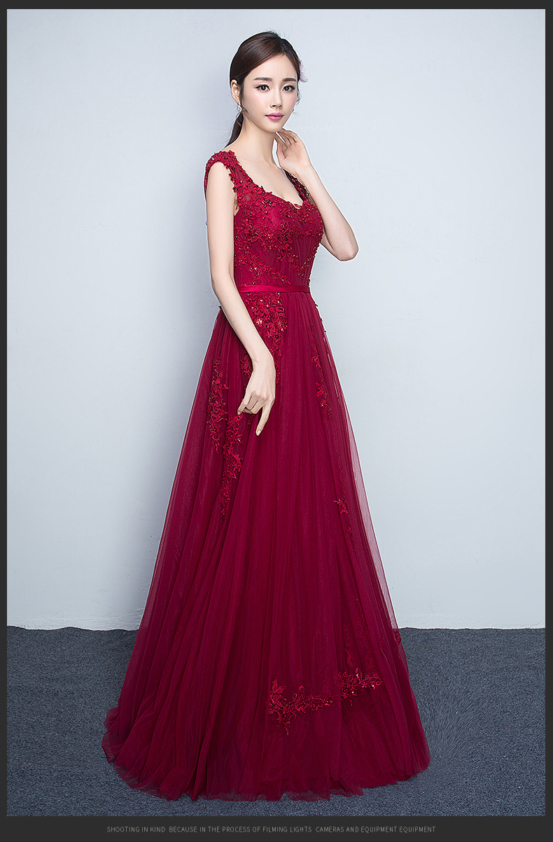 Pre-order ชุดราตรียาว ผ้าตาข่าย แขนกุด แต่งลูกไม้ สีแดง ปักดิ้นด้วยเพชร มุก สวย สง่า เรียบหรู