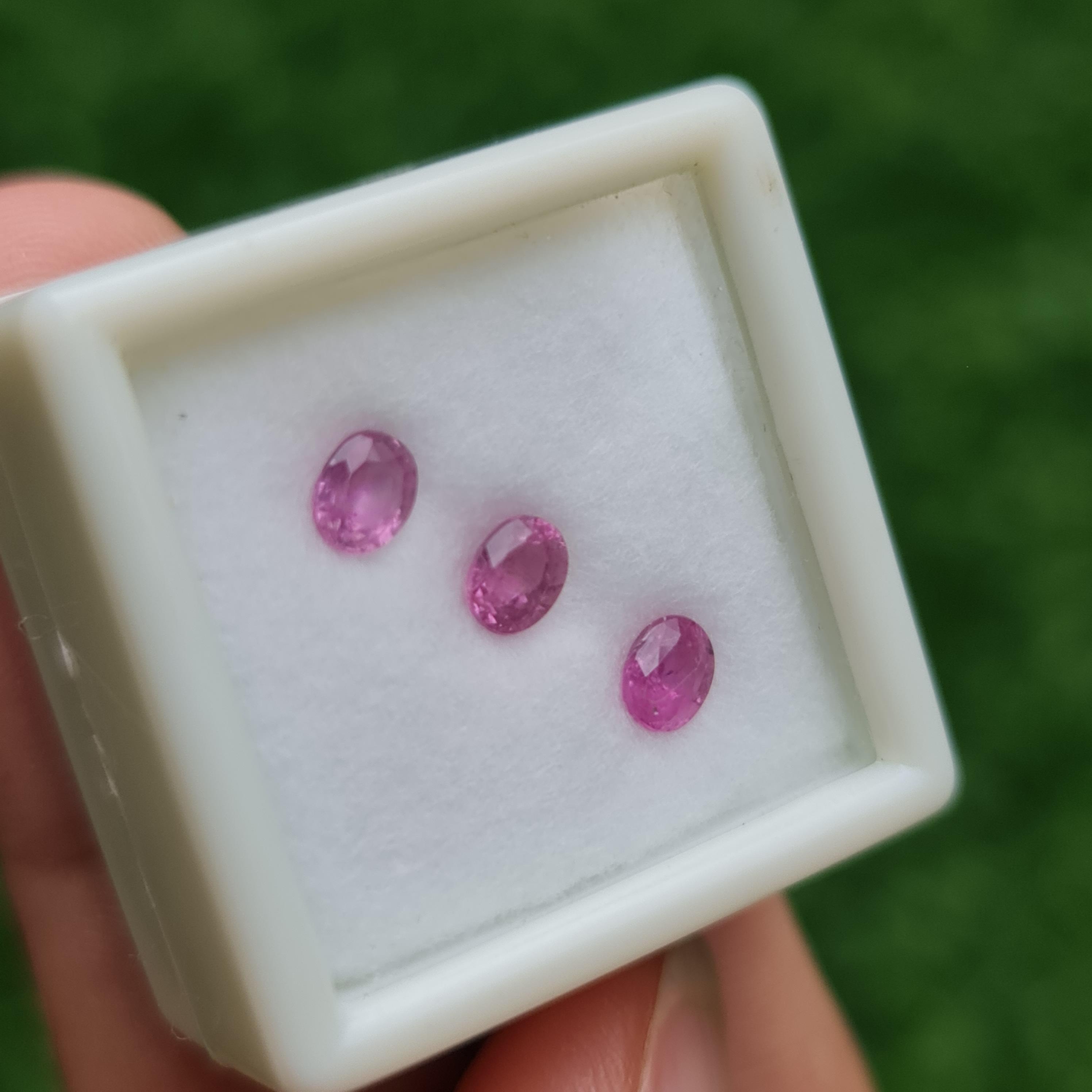 พลอย ชมพู พิ้ง แซฟไฟร์ Pink Sapphire 1.10 กะรัต (Cts.) พลอยแท้ อัญมณีมงคลประจําวันเกิด เครื่องประดับพลอย