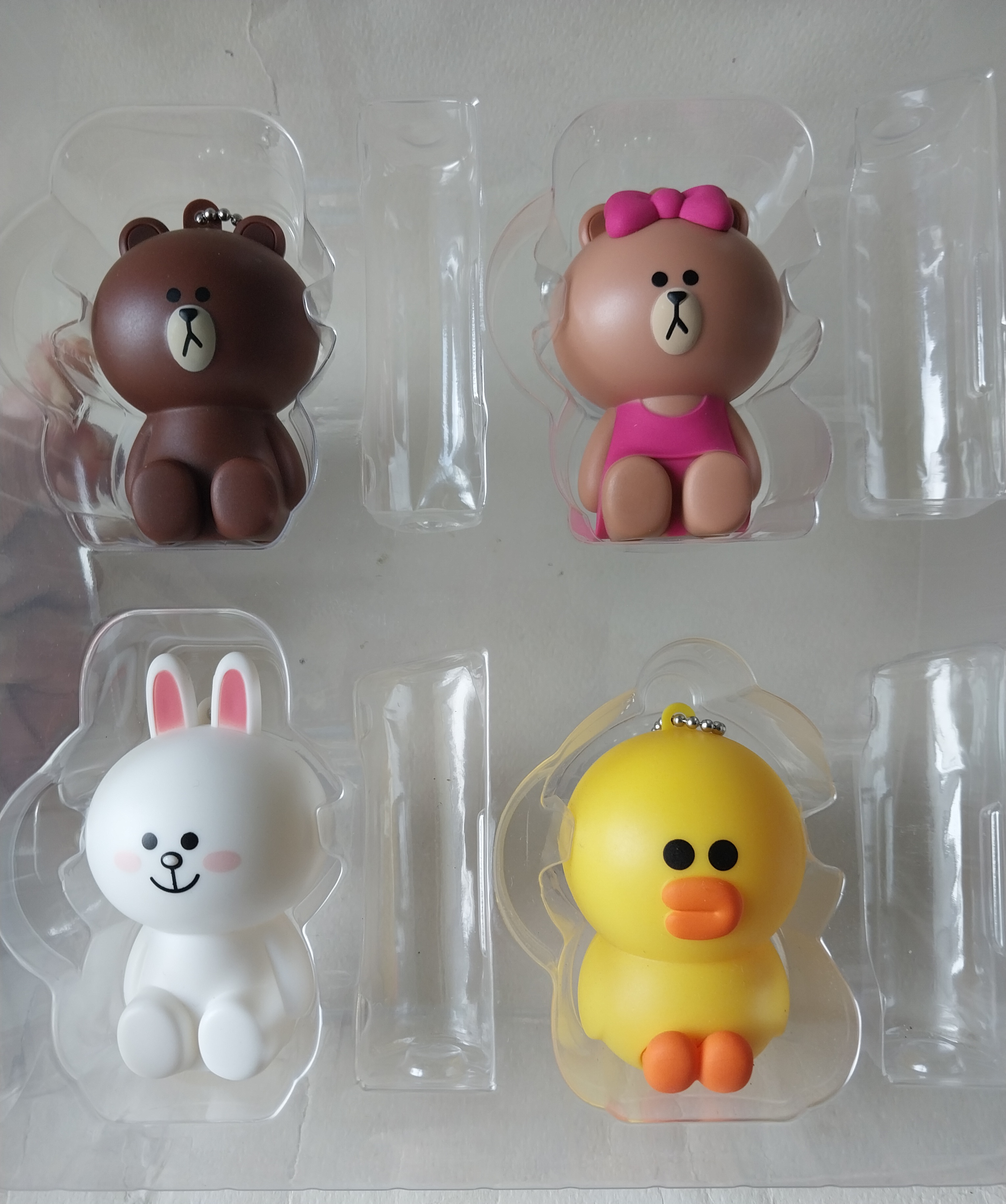 มือ1 เก่าเก็บ เฉพาะตุ๊กตา ไม่มีลิปสติก,ชุดแคแรคเตอร์ไลน์ บราว, โคนี่, แซลลี่, โก้โก รวม4ตัว หนึ่งชุดแพค **แพคมีรอยชำรุด