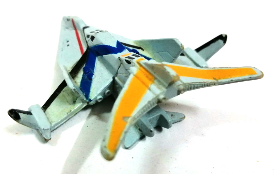 ของเล่น ของสะสม ชุด กาชาปอง ยานประจำหน่วยอุลตร้าแมน มียาน guts wing 1 และ 2, guts wing EX J ขนาดยาน 8ซม. สภาพเก่าเก็บ