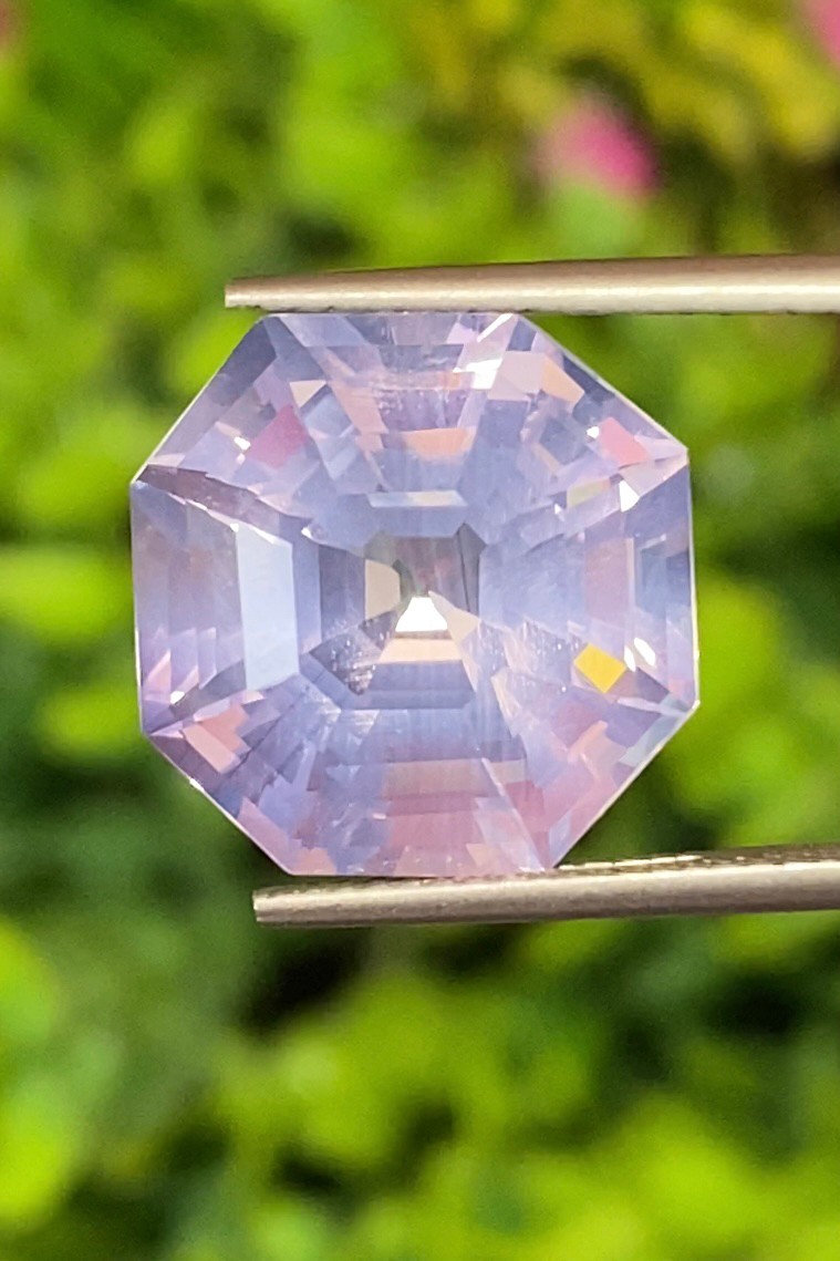 พลอย ลาเวนเดอร์ ควอตซ์ Lavender Quartz 12.28 กะรัต (Cts.) พลอยแท้ อัญมณีมงคลประจําวันเกิด เครื่องประดับพลอย