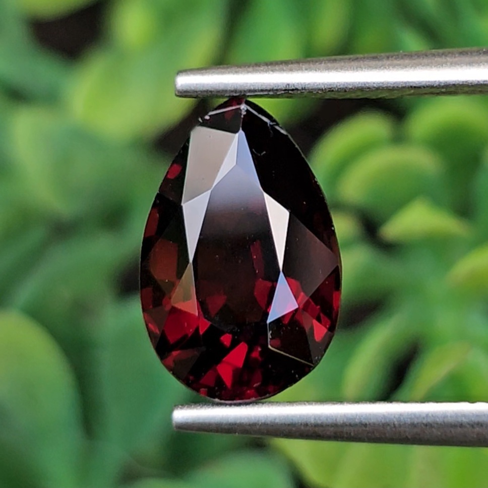 พลอย สปิเนล (Spinel) 2.65 กะรัต (Cts.) ดิบ (Unheated) พลอยแท้ อัญมณีมงคลประจําวันเกิด เครื่องประดับพลอย