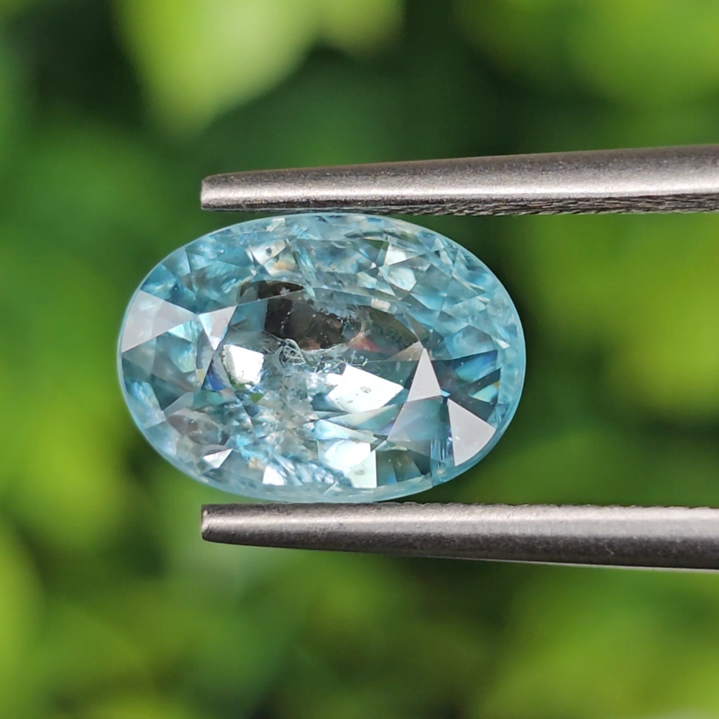 พลอย เพทาย (Zircon) 4.26 กะรัต (Cts.) พลอยแท้ อัญมณีมงคลประจําวันเกิด เครื่องประดับพลอย