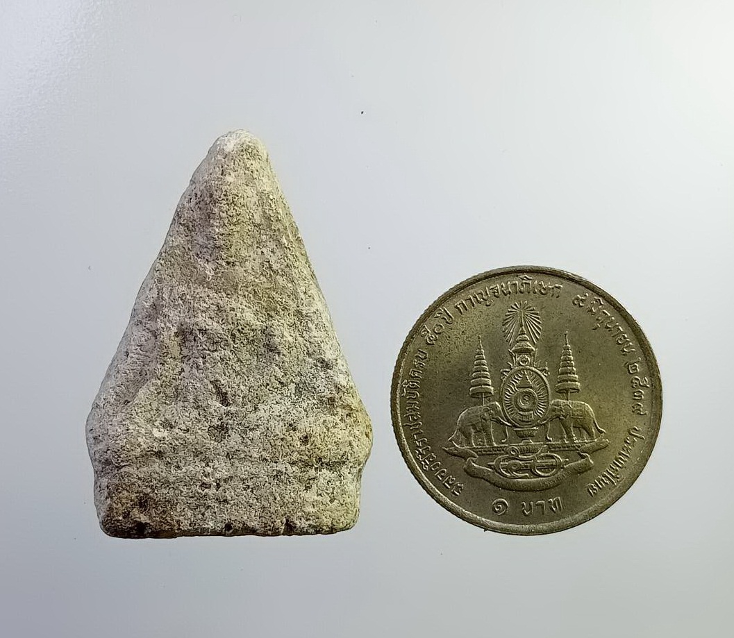 ผ2856 พระผง พิมพ์พระพุทธ ไม่ทราบที่ครับ