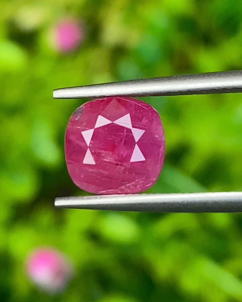 พลอย ทับทิม พม่า Burmese Ruby sapphire 3.30 กะรัต (Cts) ดิบ Unheated พร้อมใบเซอร์ พลอยแท้ อัญมณีมงคลประจําวันเกิด เครื่องประดับพลอย