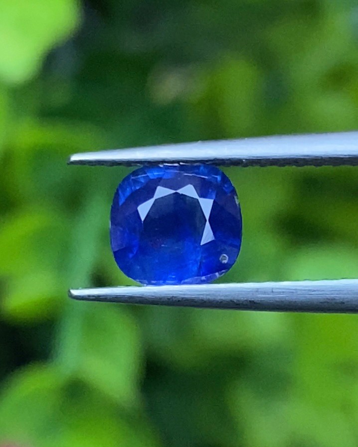 พลอย ไพลิน สีพิเศษ คอร์นฟลาวเวอร์ บลู Cornflower Blue Sapphire 1.14 กะรัต (Cts.) พร้อมใบเซอร์ พลอยแท้ อัญมณีมงคลประจําวันเกิด เครื่องประดับพลอย