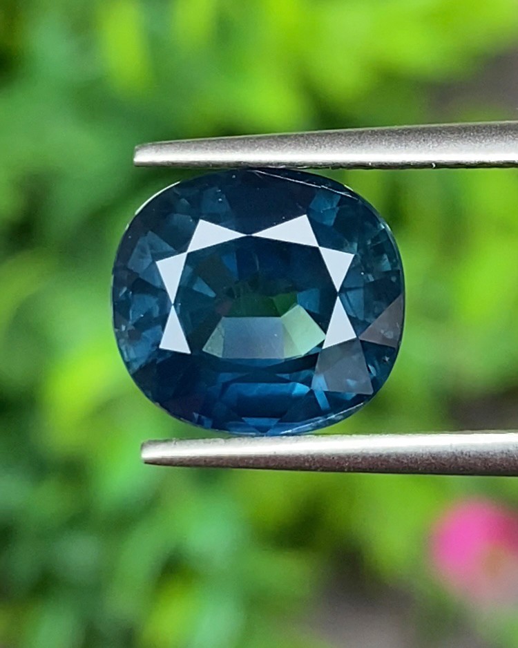 พลอย ไพลิน blue sapphire 4.92 กะรัต (Cts.) พร้อมใบเซอร์ พลอยแท้ อัญมณีมงคลประจําวันเกิด เครื่องประดับพลอย