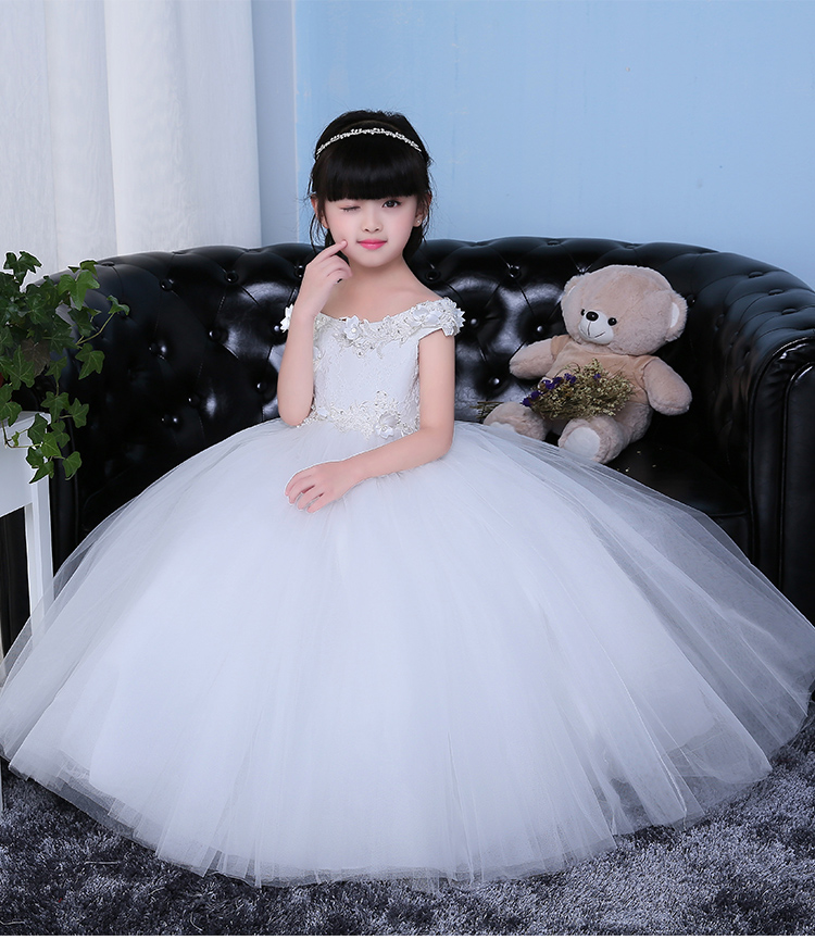 Pre-order ชุดราตรีเด็ก ชุดกระโปรง สไตล์เจ้าหญิง แบบไหล่ปาด แต่งดอก ปักเลื่อมช่วงบน กระโปรงตาข่ายฟูฟ่อง