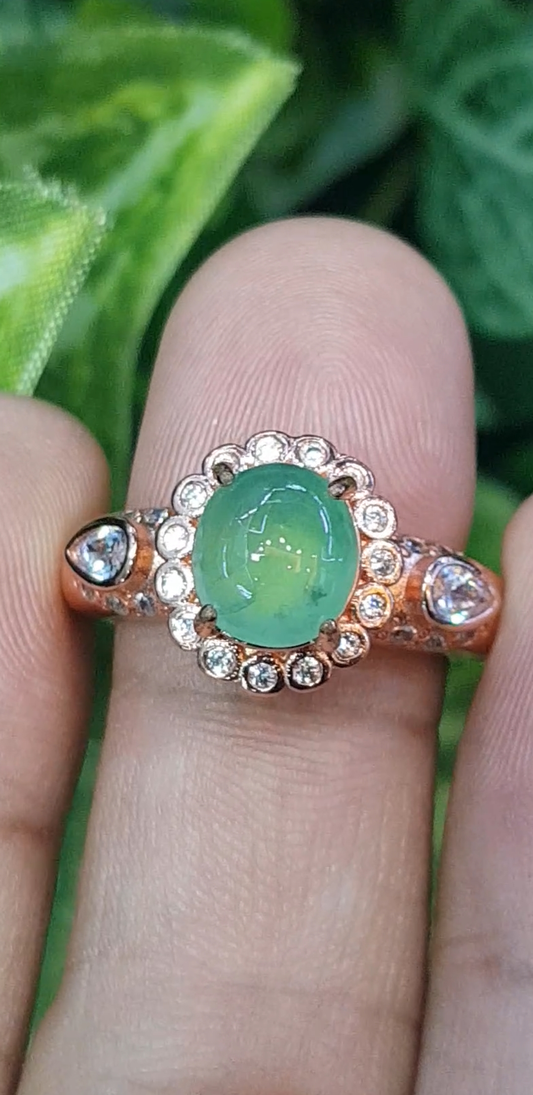 หยก พม่า แท้ Jade แหวนหยก (Jadeite ring) 2.13 กะรัต (Cts.) (Size) 59 ดิบ ไม่ผ่านการปรับปรุง (Type A) พม่า (Myanmar)