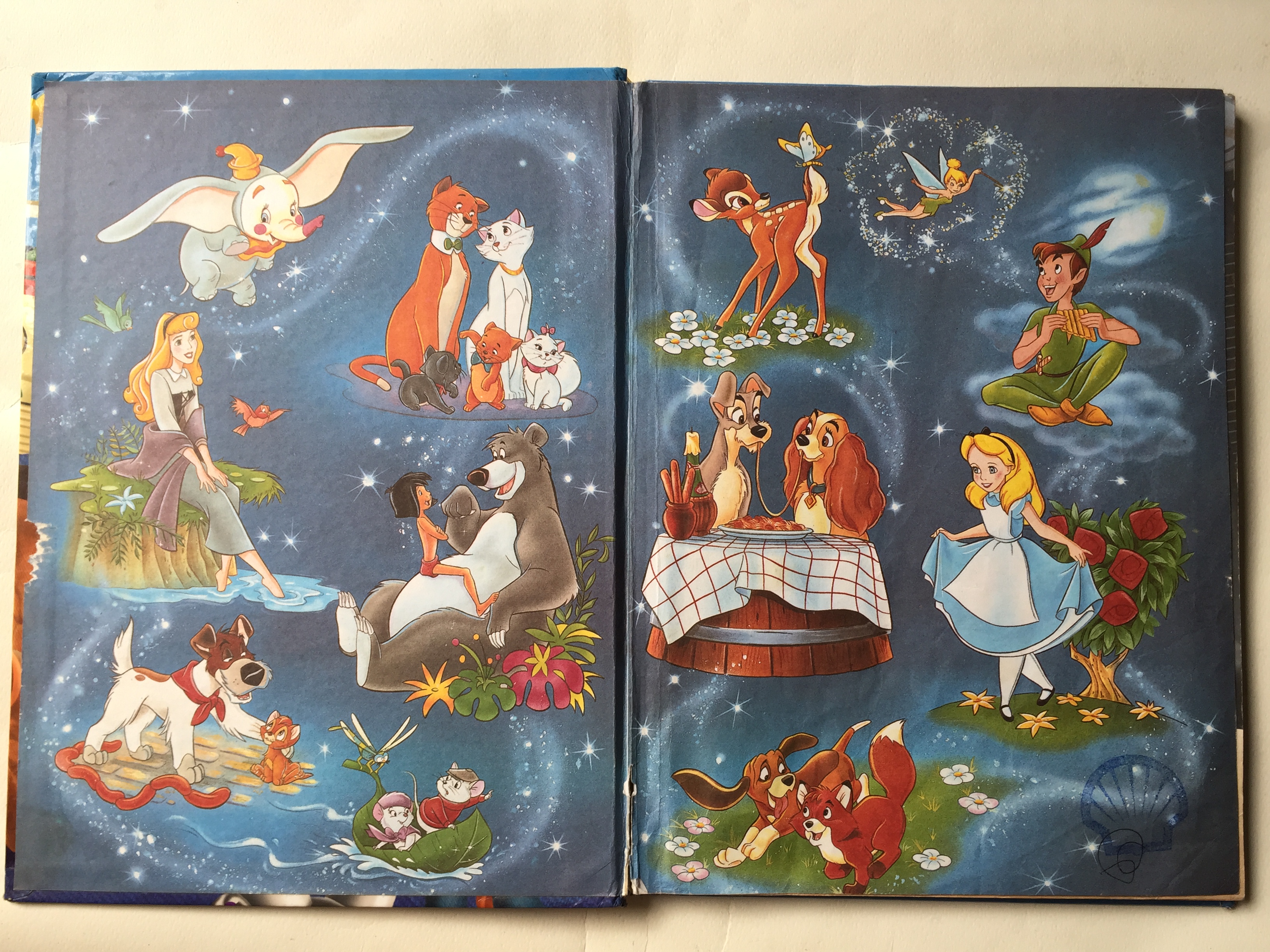 หนังสือนิทานดิสนีย์เล่มใหญ่ปกแข็ง จาก Disney Classic Toy Story 2** หนังสือมีตำหนิ ล่าสุดท้ายมีรอยขาด ทอยสตอรี่2