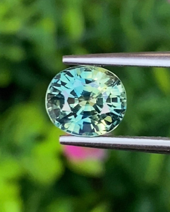 พลอย แซฟไฟร์ 3 สี Tri Color Sapphire 2.12 กะรัต (Cts.) พลอยแท้ อัญมณีมงคลประจําวันเกิด เครื่องประดับพลอย